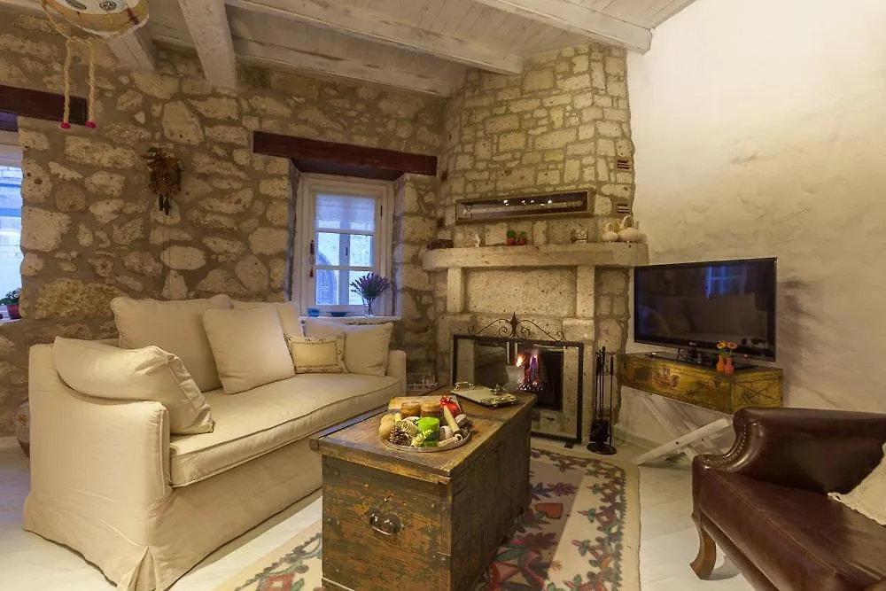 Yukari Sokak Special Category Hotel Alacati